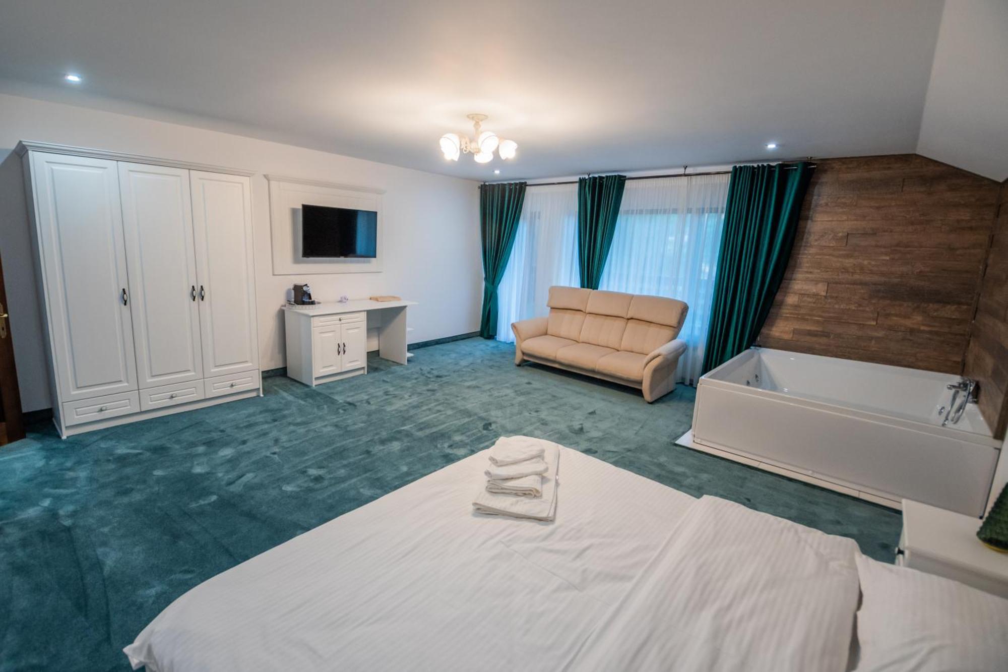 Somara Otel Gainesti Dış mekan fotoğraf
