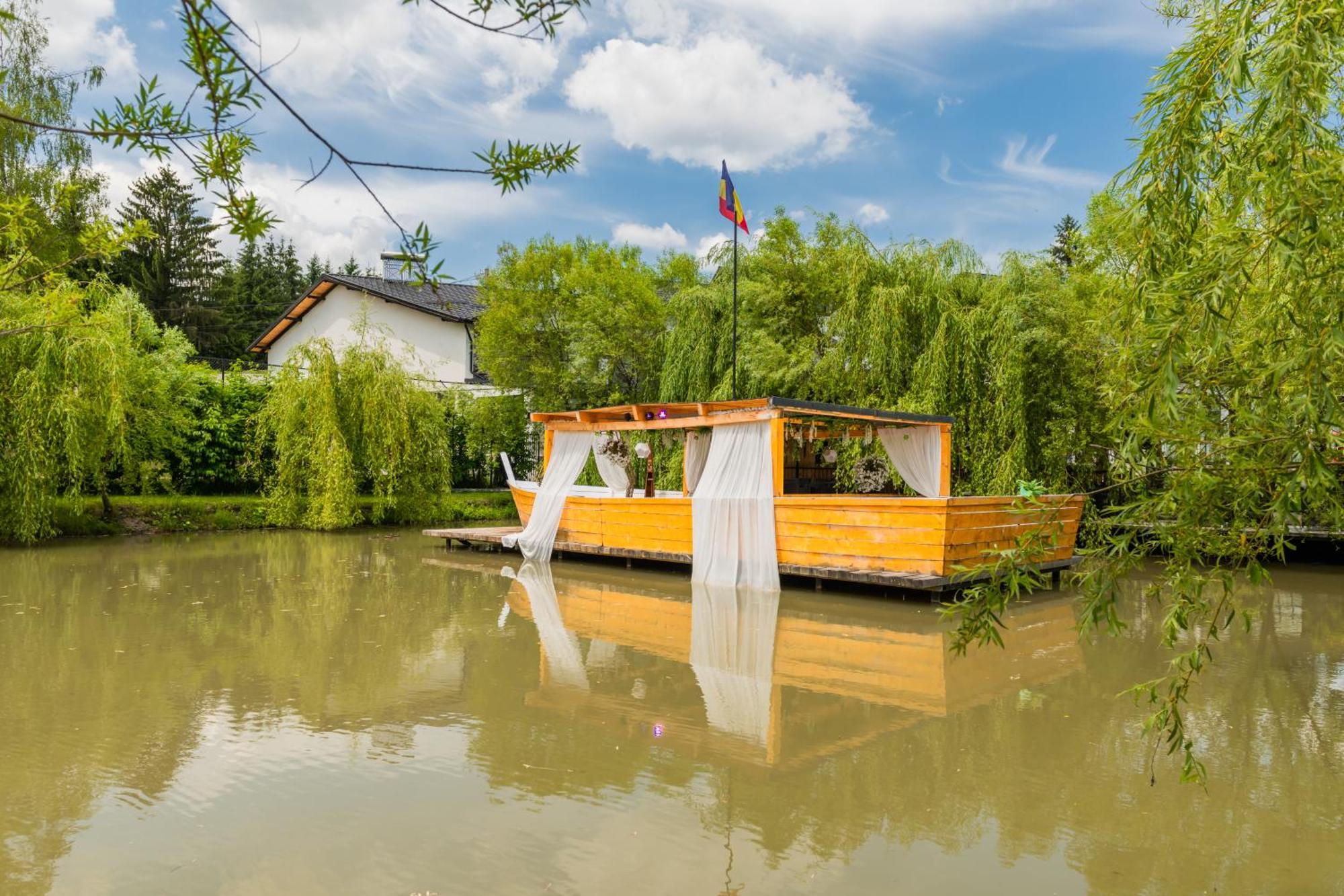 Somara Otel Gainesti Dış mekan fotoğraf