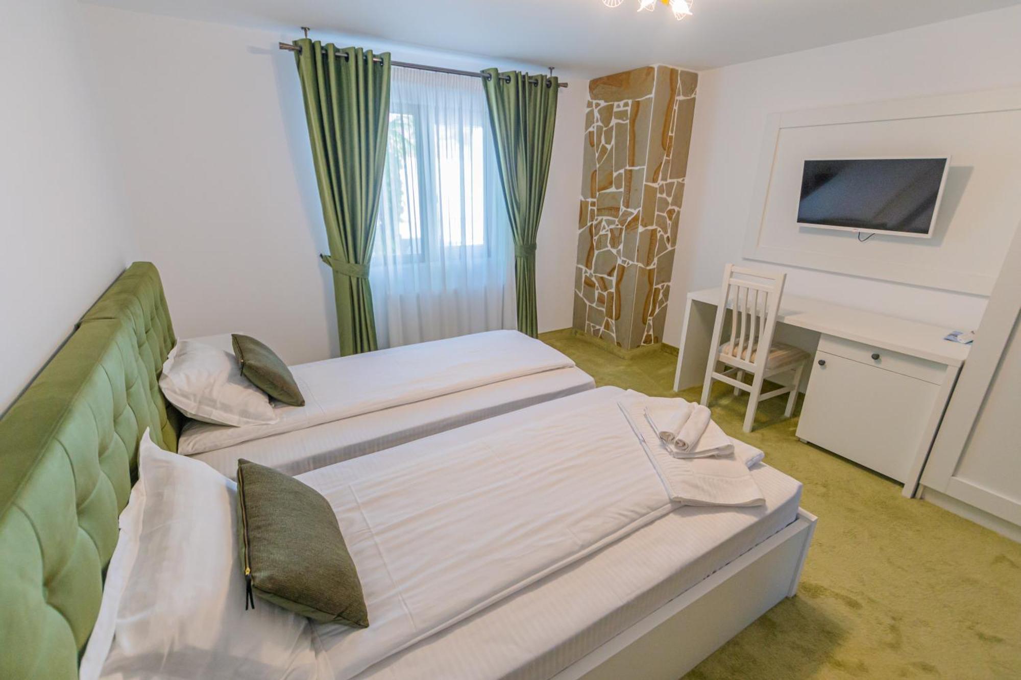 Somara Otel Gainesti Dış mekan fotoğraf